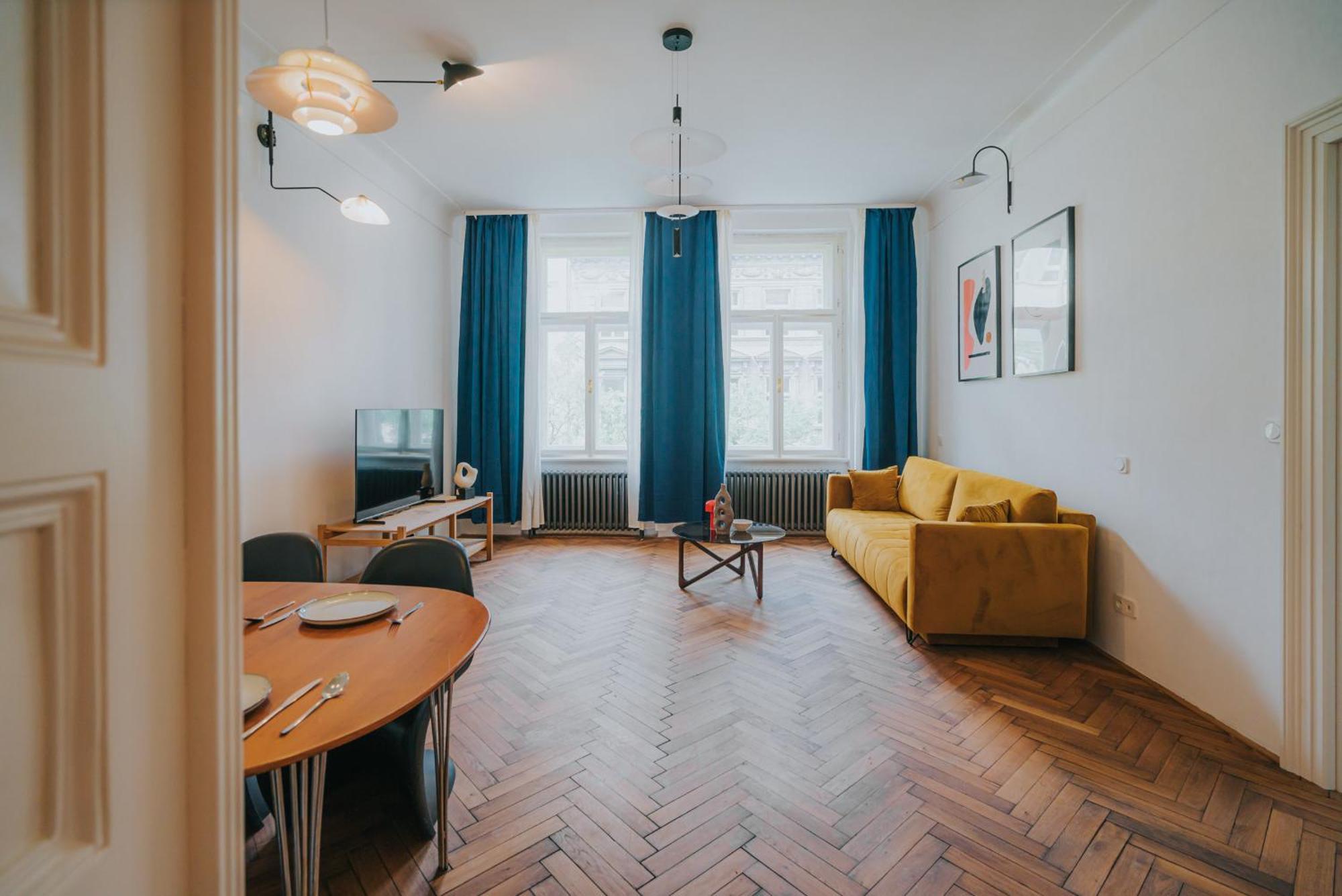 Bohemian Experience Apart Otel