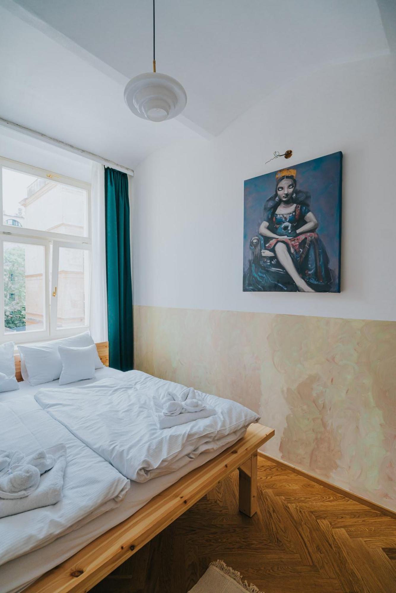 Bohemian Experience Apart Otel *