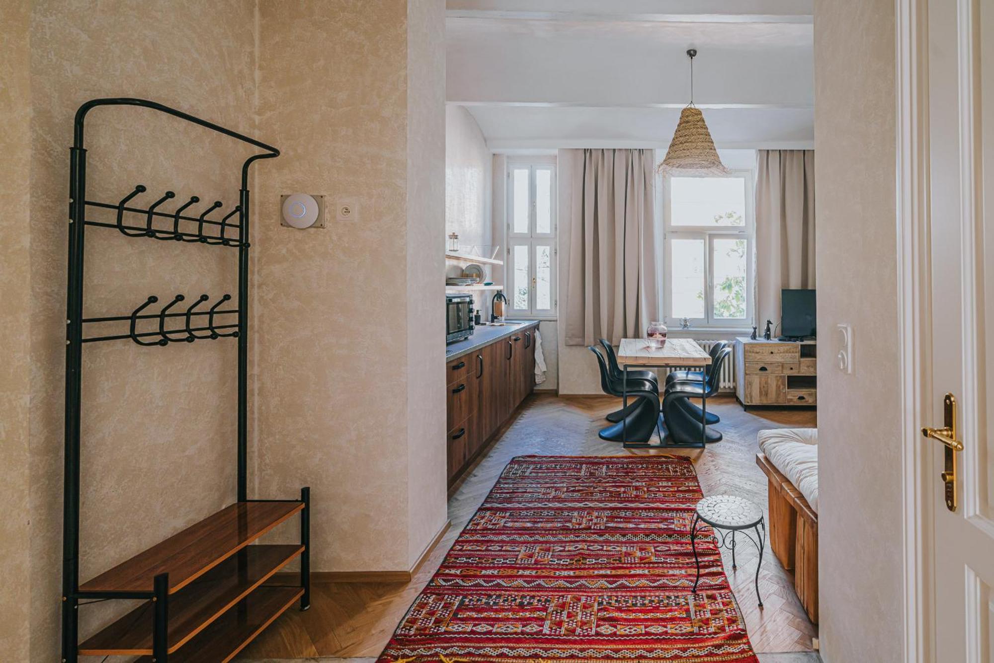 Bohemian Experience Apart Otel